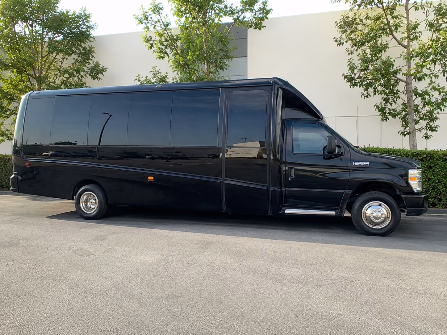 guest shuttles to the osprey view and wedding venues around lakeland